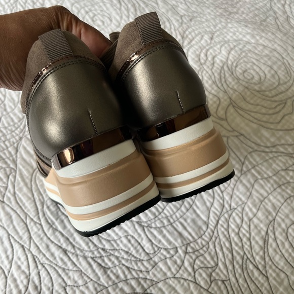 Brand new Laura Biagiotti shoes - Picture 2 of 5